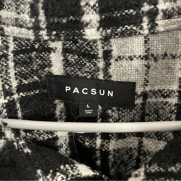 NWT PacSun Darkness Plaid Shacket | Size: Large - Picture 5 of 6